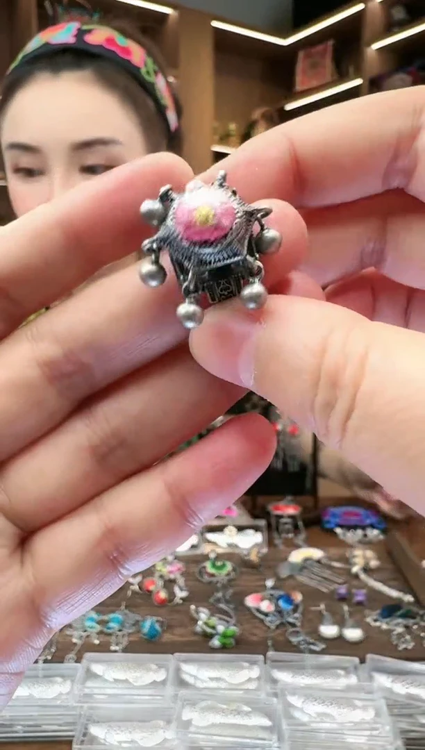 【闪购商品】织绣43黔东南苗族刺绣