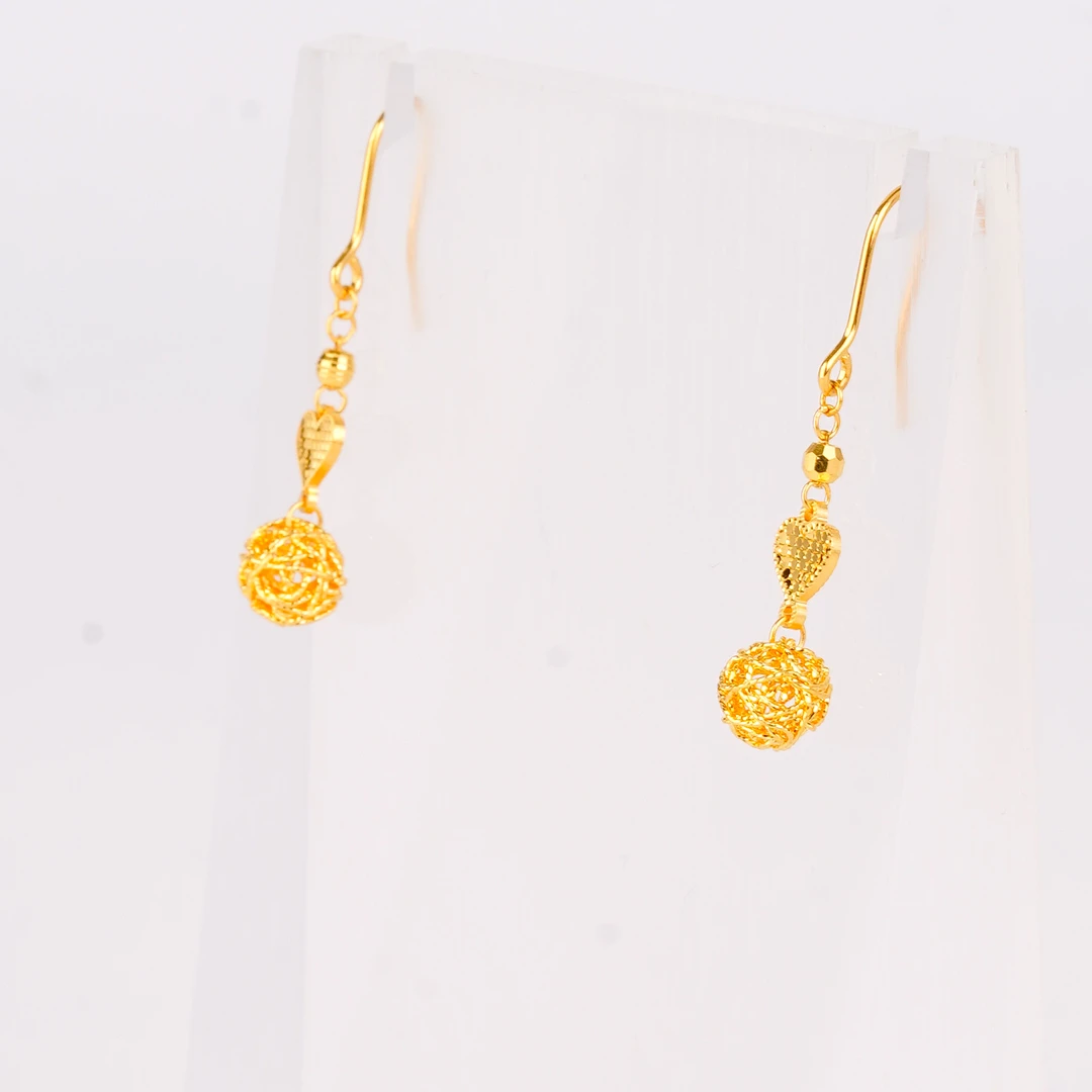 Chow Tai Seng/周大生龙鳞爱心带绣球足金耳钩 3.74g 112号