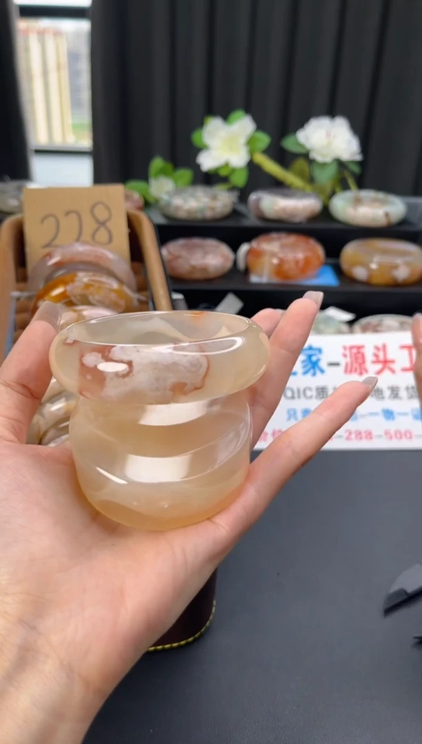 未镶嵌手镯石英质玉赠送镯心（61圈口）