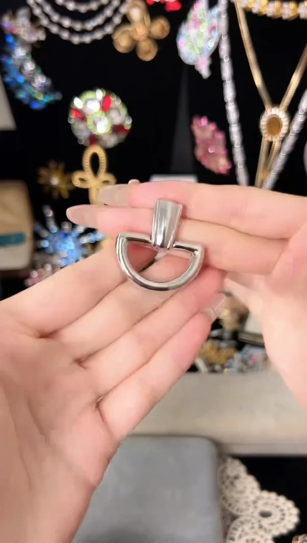 铁合金合成碳硅石monet亮银扫肩耳针