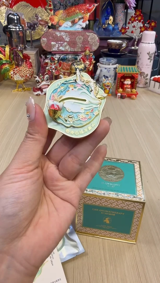 139布兰兔车载香薰-轻舟已过万重山