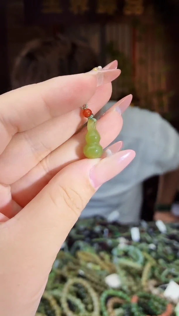 和田玉未镶嵌颈饰拍一发一