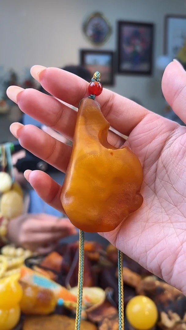 琥珀颈饰未镶嵌吊坠