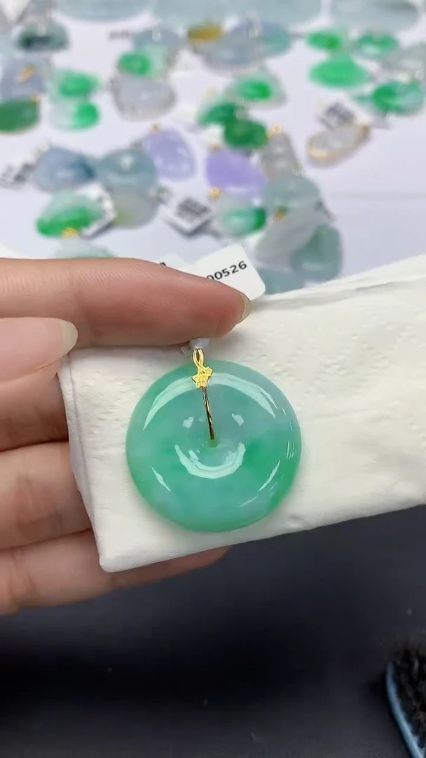 翡翠18K金镶嵌颈饰天然缅甸a货翡翠