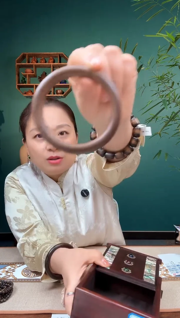 木中之王-精美雕工手zhuo金奇盒