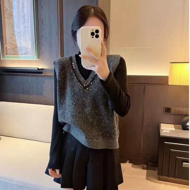 重工亮片针织V领马甲2025春新款宽松显瘦无袖背心休闲叠穿坎肩