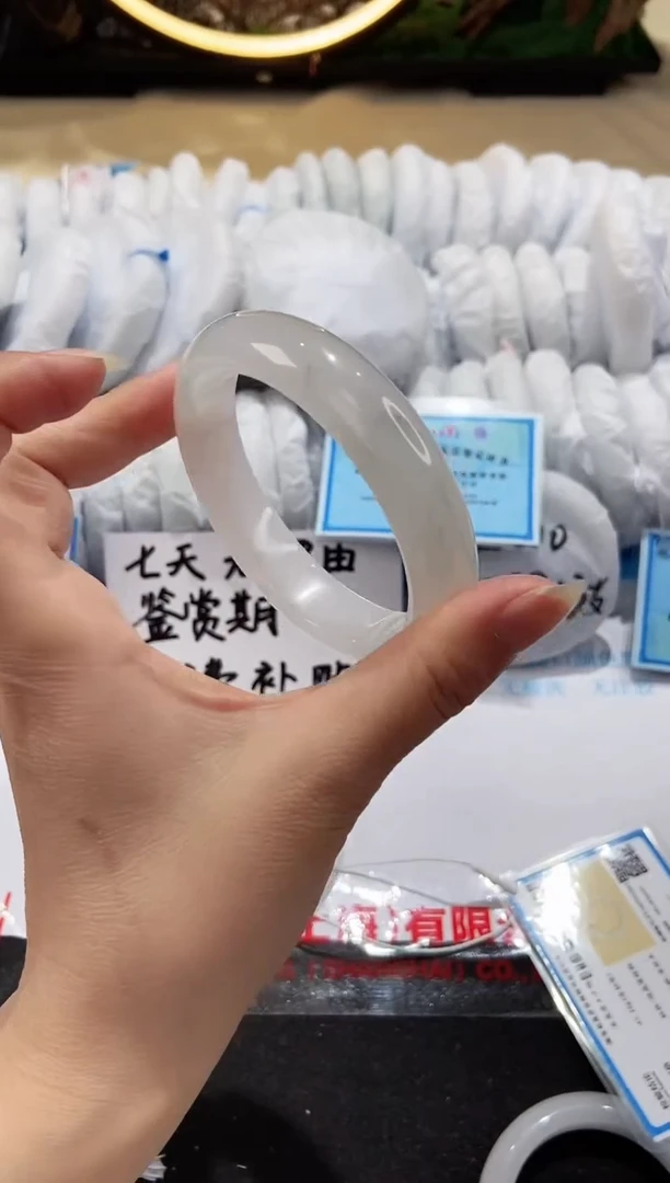 【闪购商品】石英质玉手镯未镶嵌89-59