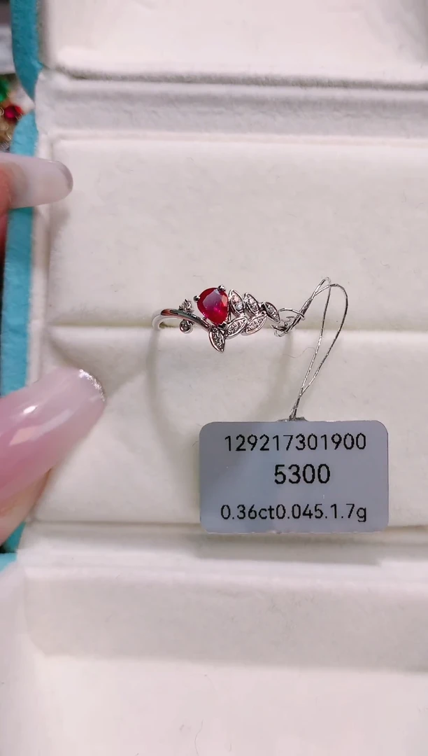 18K金镶嵌戒指红宝石1.7g