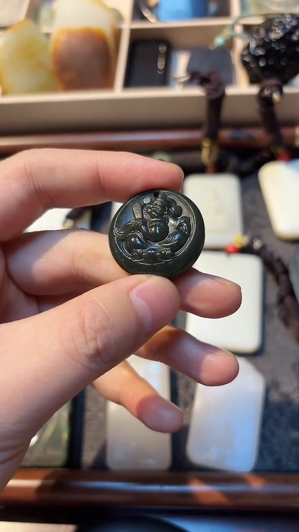 颈饰未镶嵌和田玉1