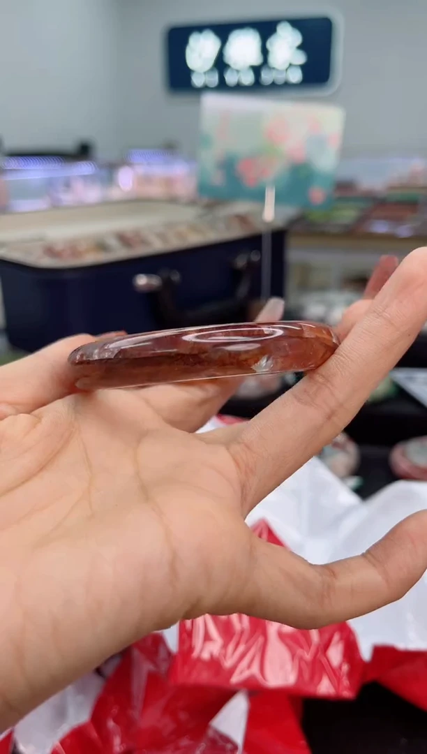 石英质玉手镯未镶嵌58圈口（不退不换）1J2459