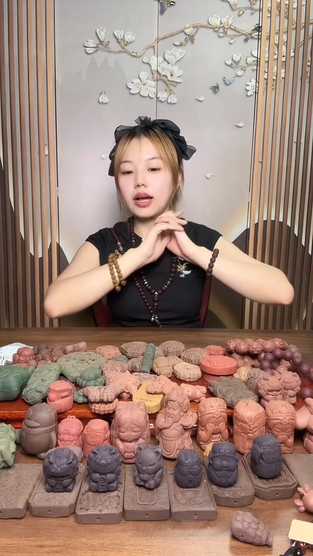 泥塑月干香小螃蟹