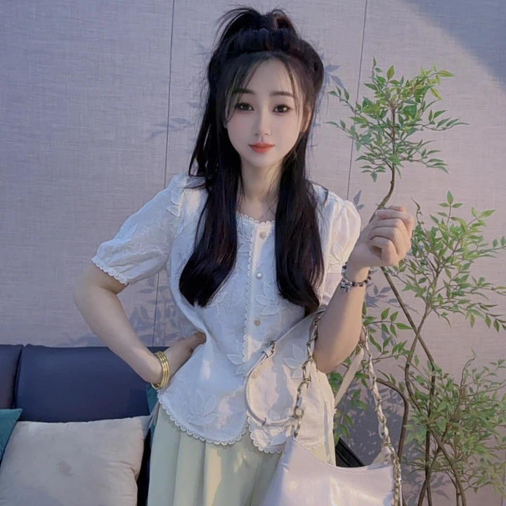 丹丹精选--1977新款花边方领单排扣重工立体树叶短袖小衫