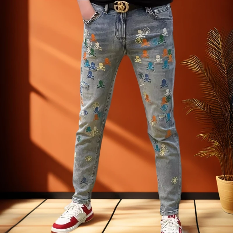 佩托本那秋季男士牛仔裤小脚修身潮流个性刺绣弹力休闲薄款长裤子
