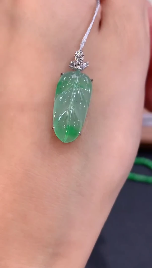 吊坠(不含链)18K金镶嵌翡翠a144