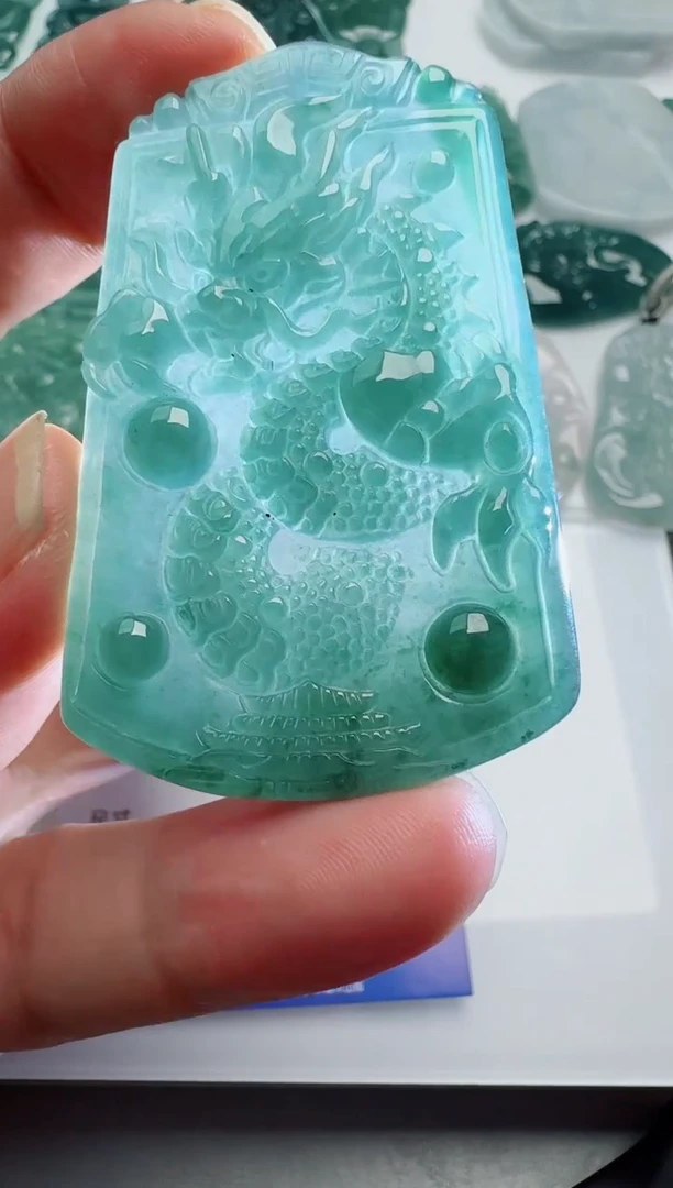 【闪购商品】翡翠吊坠(不含链)未镶嵌多样性随机发其一