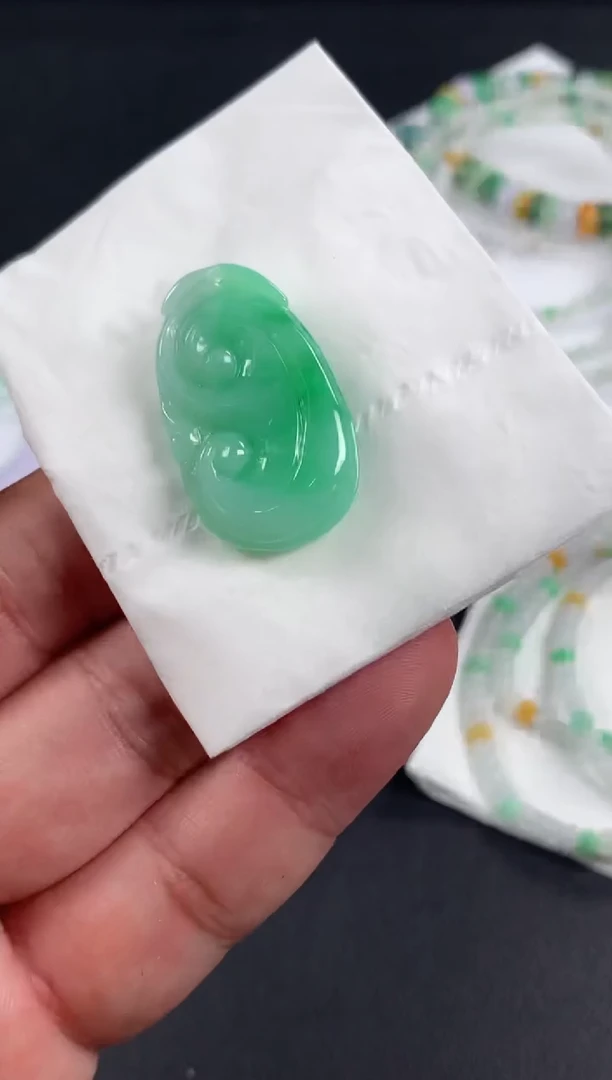 未镶嵌定制翡翠雨**虹翡翠