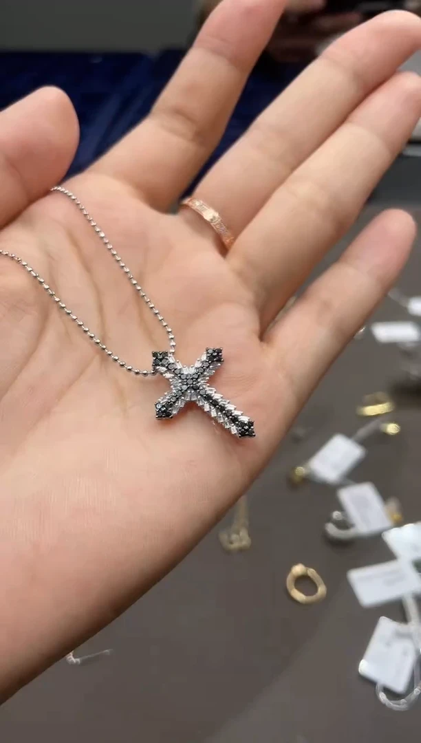 【闪购商品】钻石吊坠18K金镶嵌TA0303-931-615