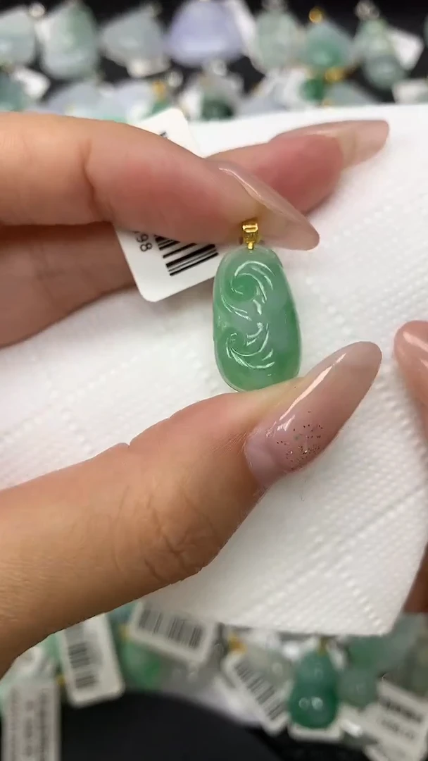 颈饰18K金镶嵌翡翠1111111111