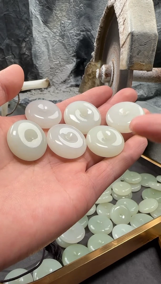 颈饰未镶嵌和田玉吊坠多样性拍一发一件