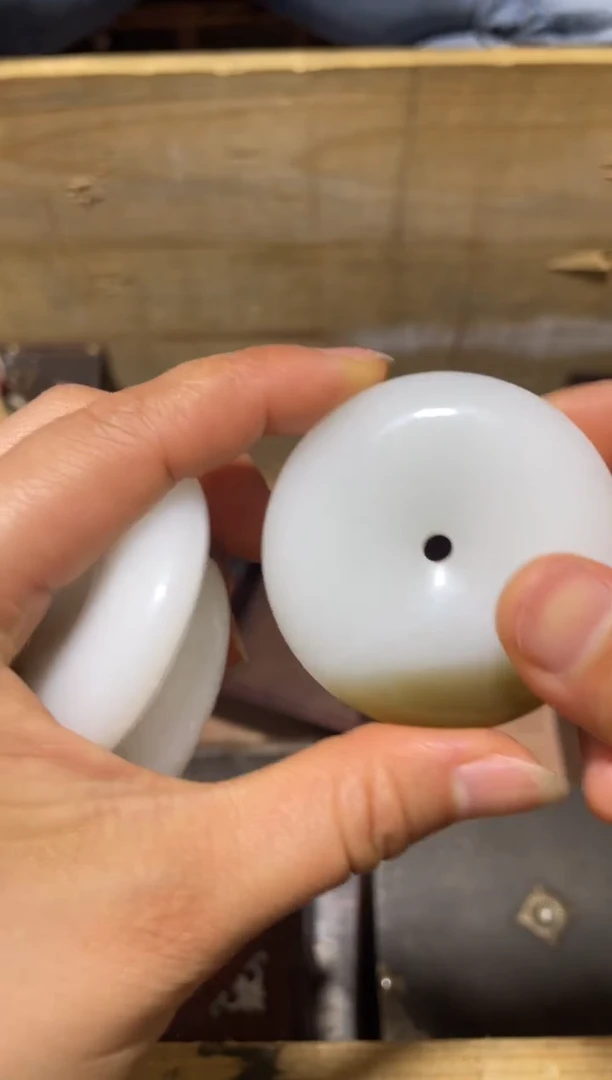 和田玉未镶嵌颈饰期末糖羊脂白平安扣1 件