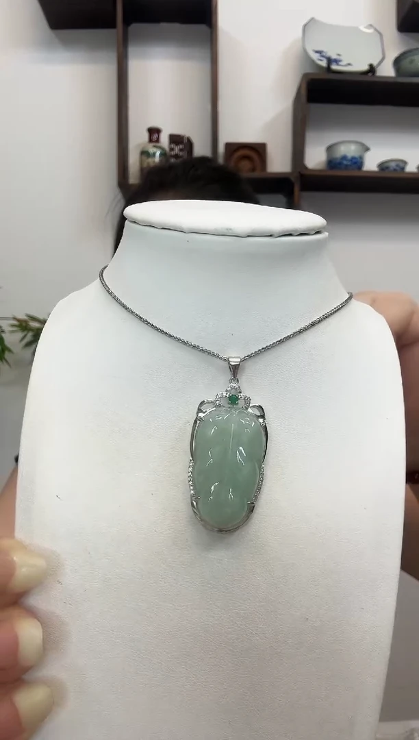 吊坠(赠链)银S925镶嵌翡翠叶子