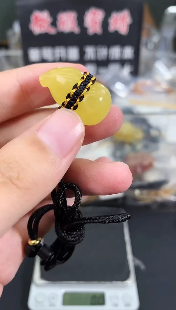 蜜蜡未镶嵌珠宝奇石79