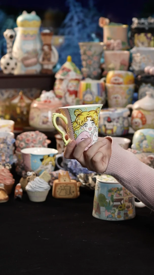 摆件陶景德镇釉下彩手绘设计师款陶瓷