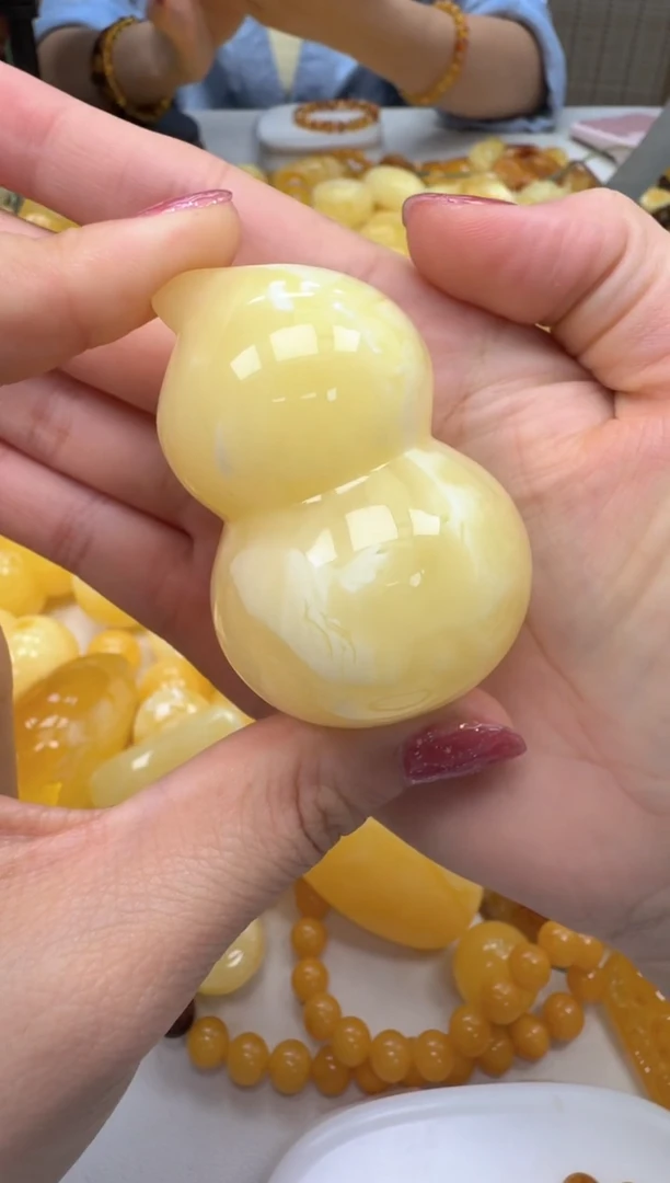 裸石琥珀未镶嵌如图