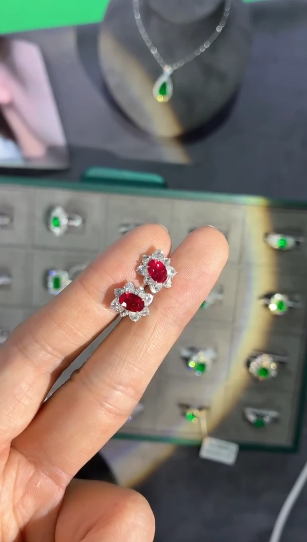 18K金镶嵌耳钉红宝石【闪购】2.1ct/七天鉴赏/缅甸