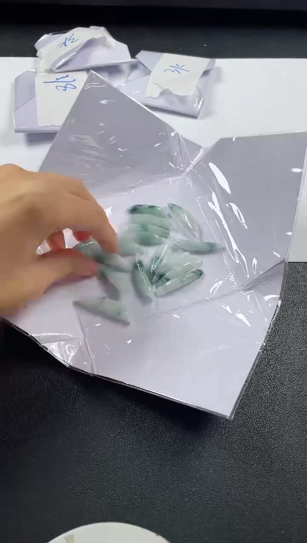 翡翠未镶嵌颈饰53（多样性发一件）
