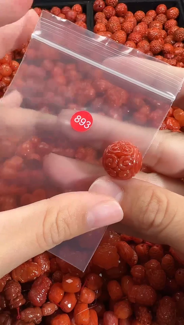 颈饰未镶嵌南红玛瑙1