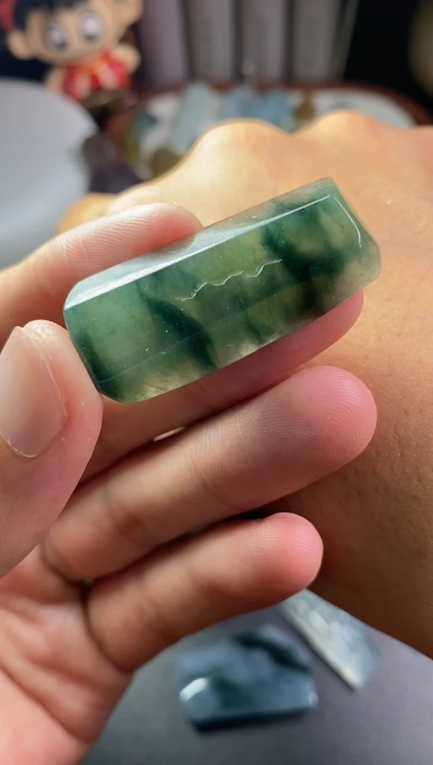 定制翡翠未镶嵌翡翠片料定制工费6.6-10青蛇