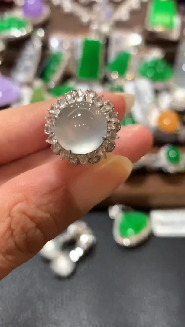 18K金镶嵌戒指翡翠q6