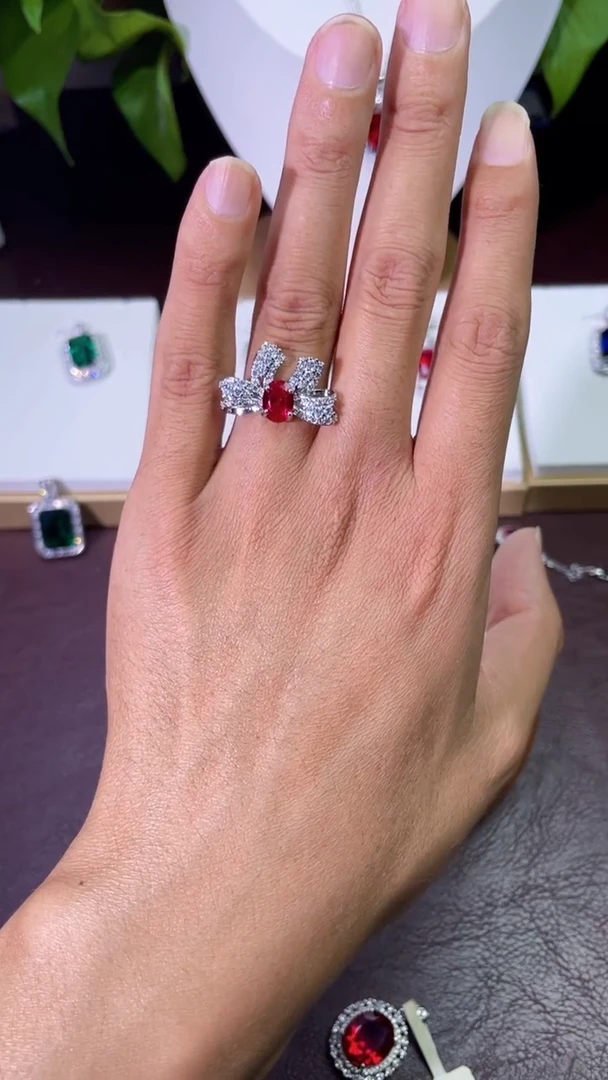 合金合成钻石蝴蝶结红宝戒指