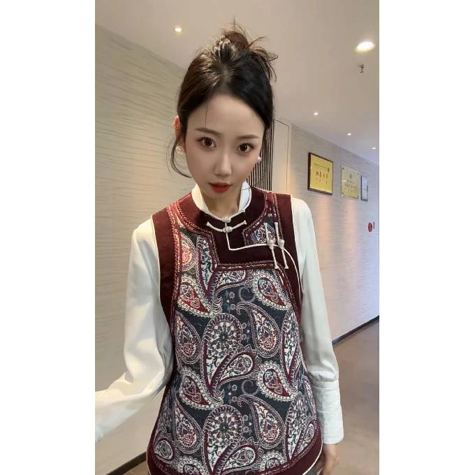 【俏额吉】QEJ25M010- 腰果花圆领马甲