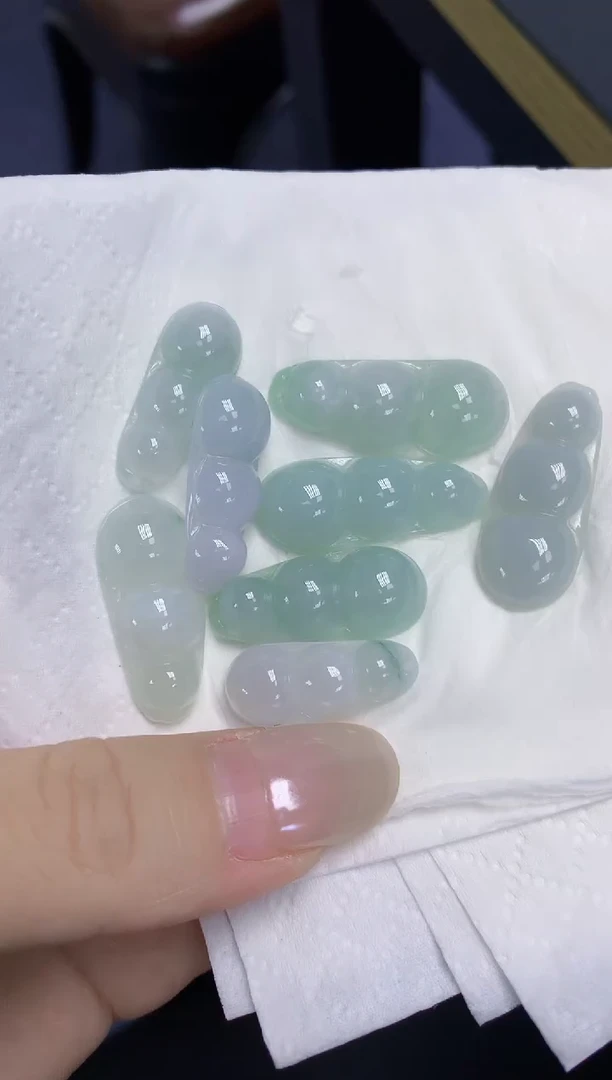 翡翠未镶嵌颈饰天然缅甸翡翠A货多样性发其一