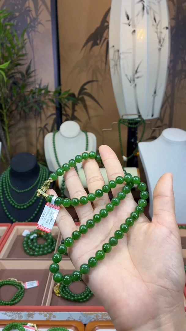 颈饰未镶嵌和田玉（碧玉）8辣绿微矿锁骨链
