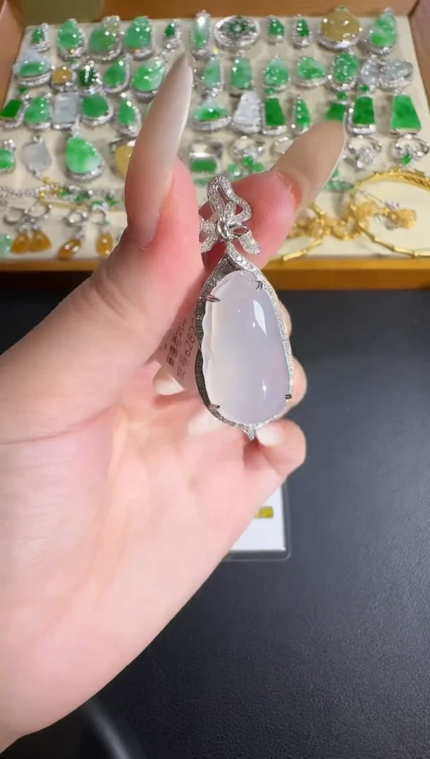 翡翠18K金镶嵌吊坠(不含链)【源头工厂】钻石镶嵌