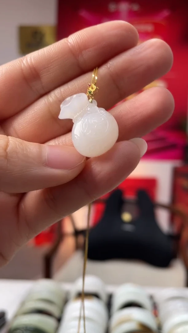 【闪购商品】和田玉颈饰18K金镶嵌且末天泰福袋吊坠随机发一件