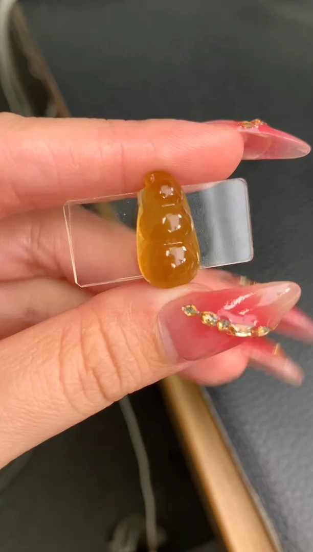 未镶嵌定制翡翠豆子