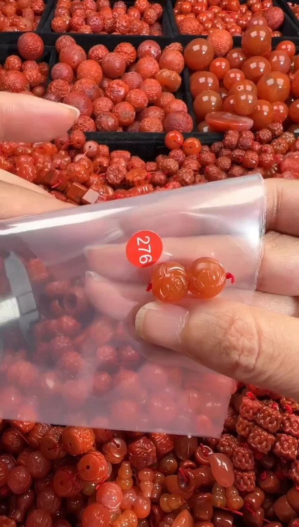 南红玛瑙未镶嵌颈饰1