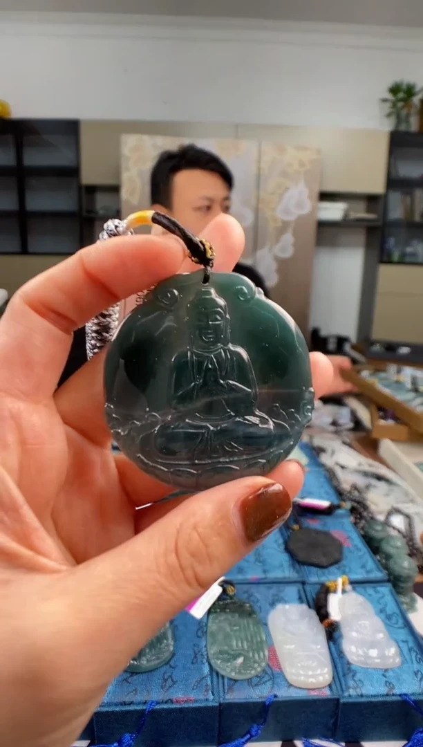 颈饰未镶嵌翡翠多样性发其一