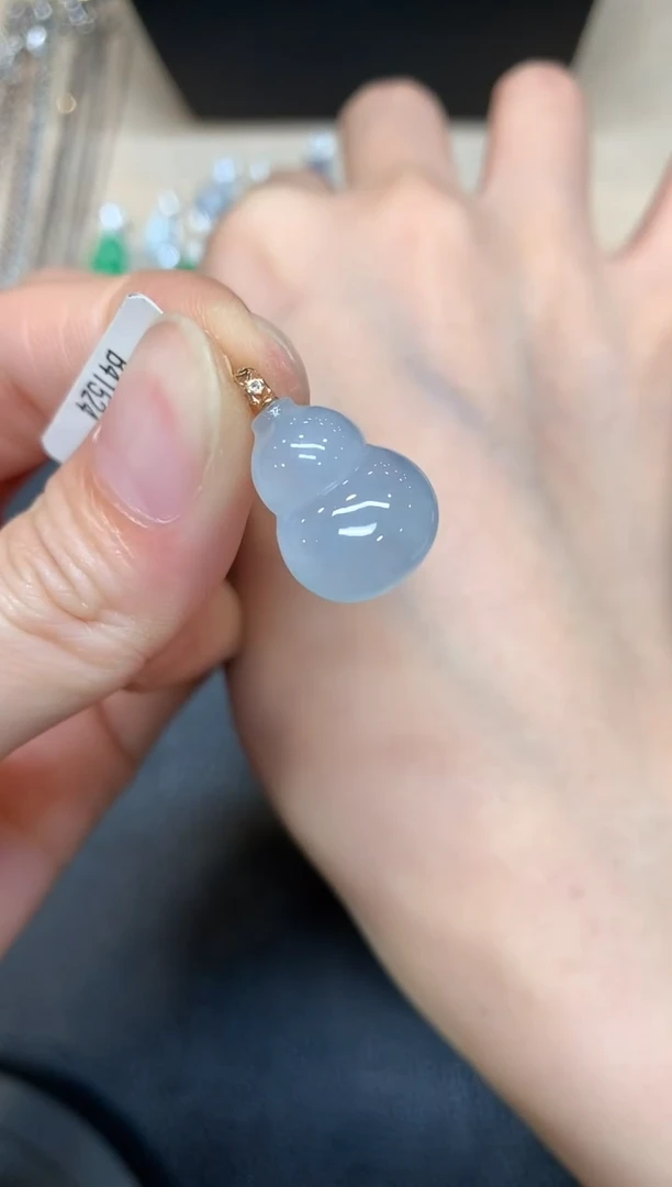 翡翠18K金镶嵌颈饰葫芦【无服务费