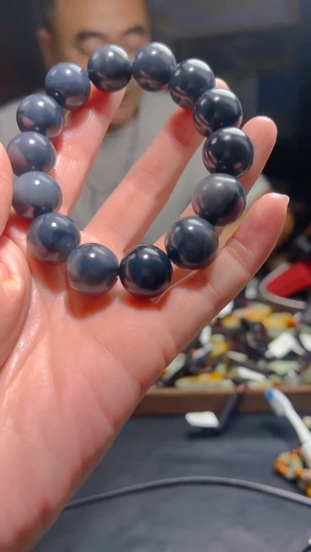 和田玉未镶嵌颈饰`