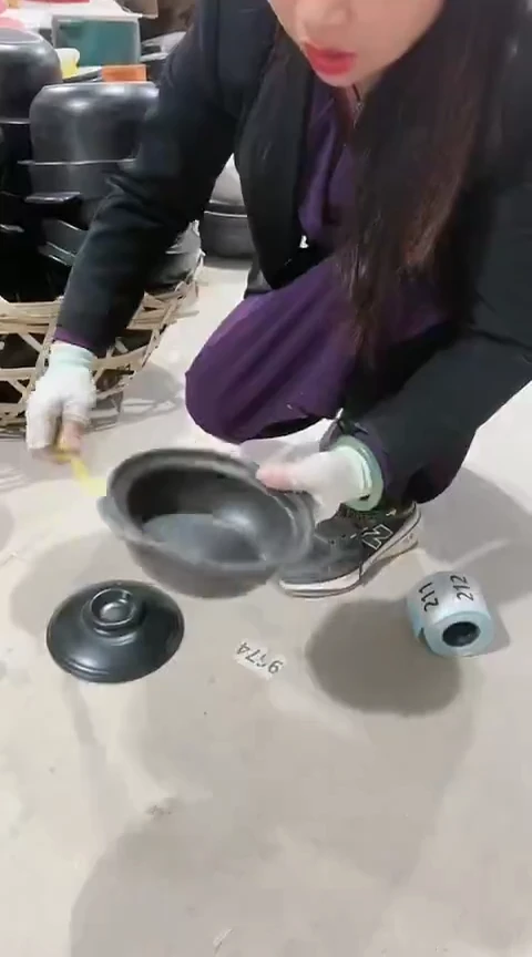 【闪购商品】6700明显瑕疵黑锅带盖