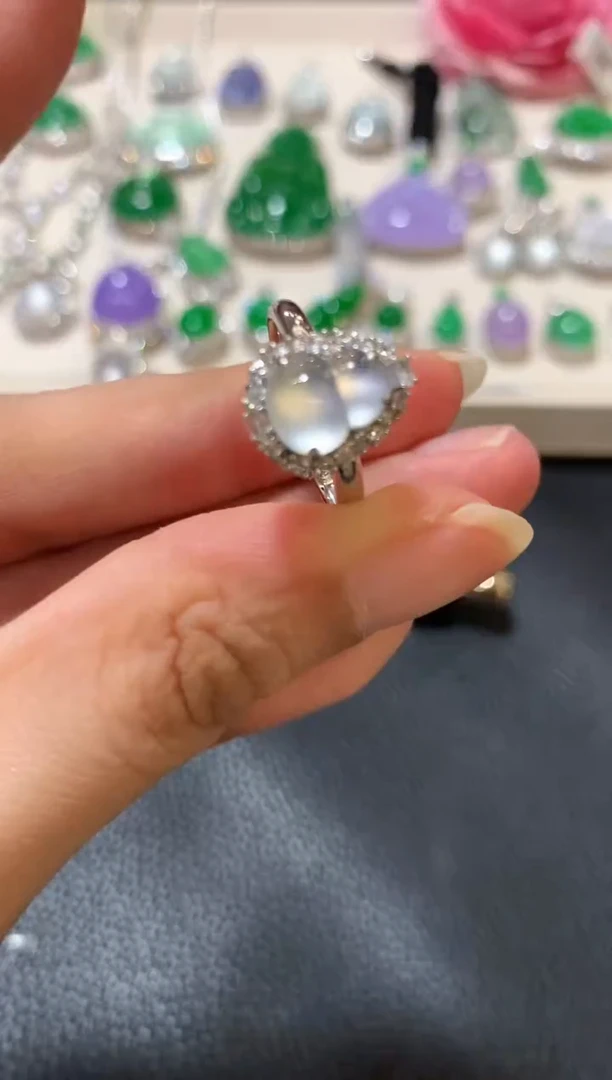 18K金镶嵌戒指翡翠m95