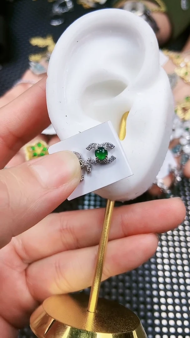 【闪购商品】翡翠耳饰未镶嵌11111111