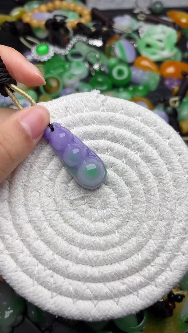 颈饰未镶嵌翡翠缅甸翡翠吊坠