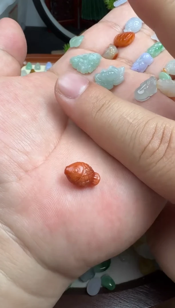 颈饰未镶嵌翡翠小*儿翡翠
