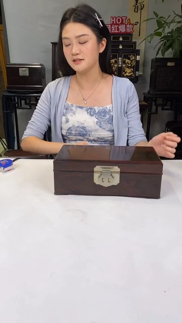 红酸枝木类端景台首饰盒32cm